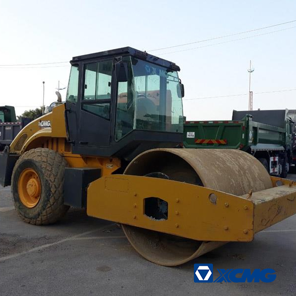 Xe lu rung XCMG XS142J, rung 28 tấn